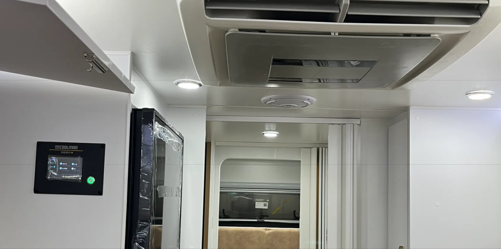 myCOOLMAN Energy Inverter Charger Digital Display - Image 3